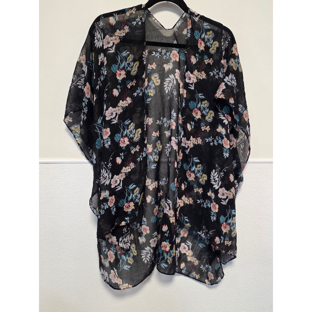 Women's Unbranded Kimono Size Unspecified but fits‎ like a Large Black Floral